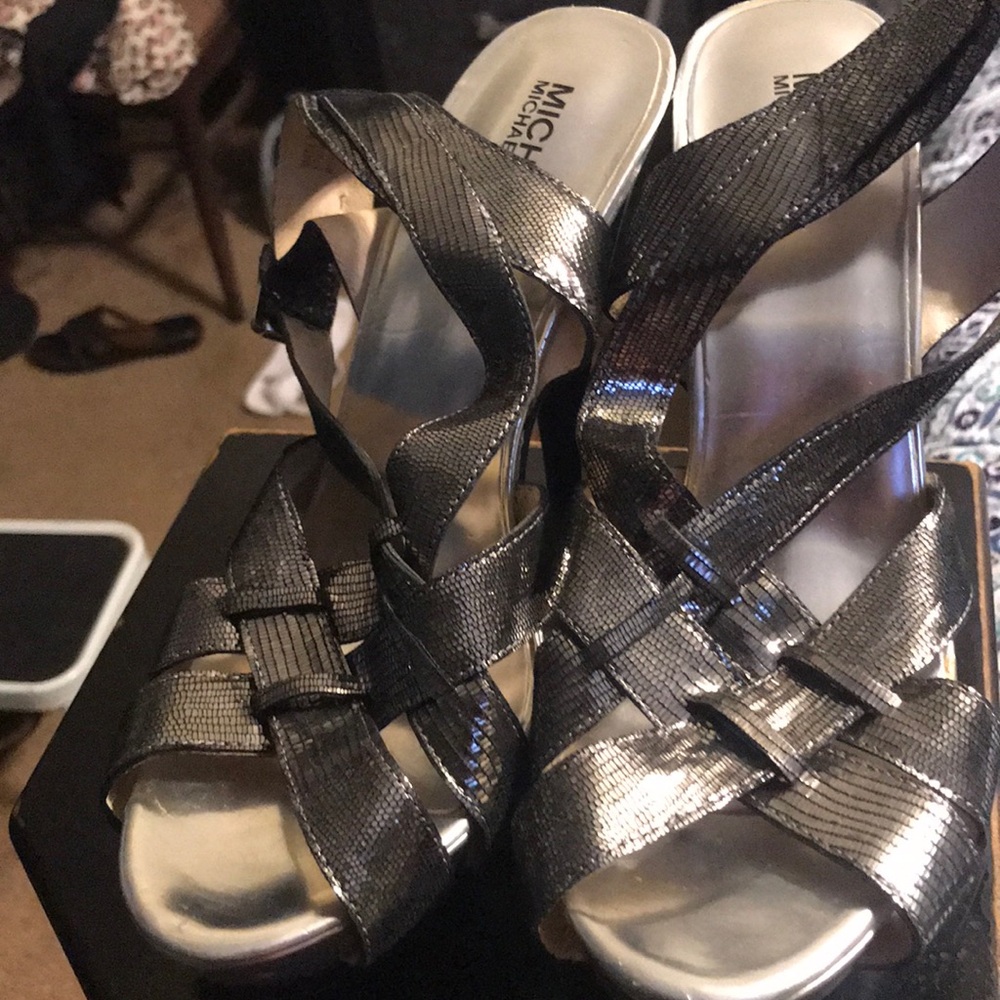 Heels - Picture 5 of 5